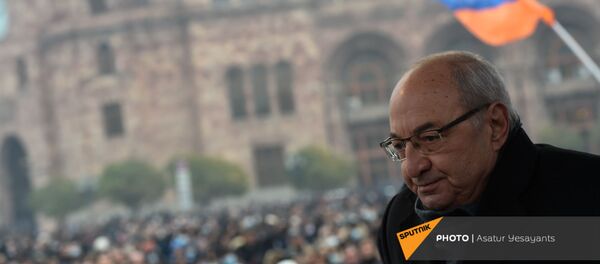 Единый оппозиционный кандидат в премьер-министры Вазген Манукян на митинге оппозиции (22 декабря 2020). Еревaн - Sputnik Армения