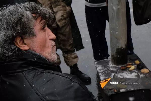 Протестующие на площади Республики в Ереване (23 декабря 2020). Еревaн Протестующие на площади Республики в Ереване (23 декабря 2020). Еревaн - Sputnik Армения