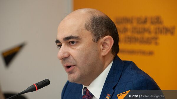 Лидер фракции Просвещенная Армения Эдмон Марукян в гостях у радио Sputnik - Sputnik Արմենիա