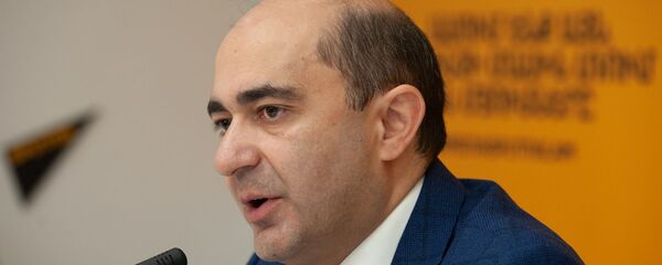 Лидер фракции Просвещенная Армения Эдмон Марукян в гостях у радио Sputnik - Sputnik Արմենիա