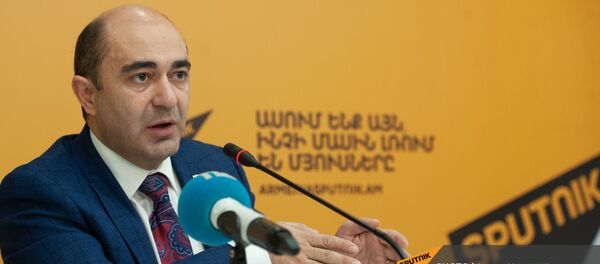 Лидер фракции Просвещенная Армения Эдмон Марукян в гостях у радио Sputnik - Sputnik Արմենիա