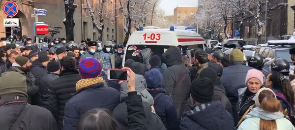 Ակտիվիստները շրջափակել են ՀՀ կառավարության շենքը - Sputnik Արմենիա