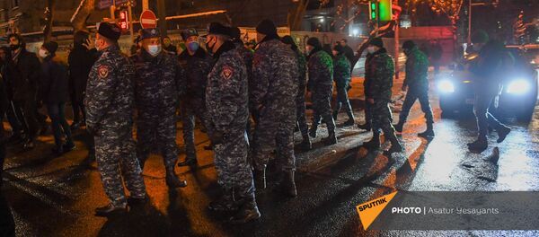 Ситуация на перекрестке улиц Арами - Налбандяна (24 декабря 2020). Еревaн - Sputnik Արմենիա