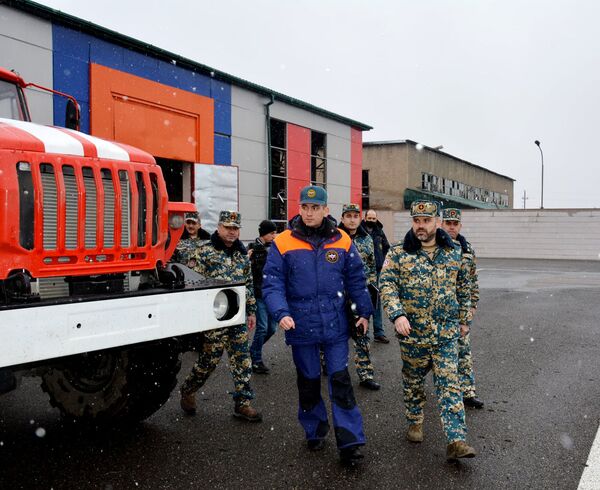Спасатели Карабаха получили автомобильную технику от МЧС России Спасатели Карабаха получили автомобильную технику от МЧС России - Sputnik Армения