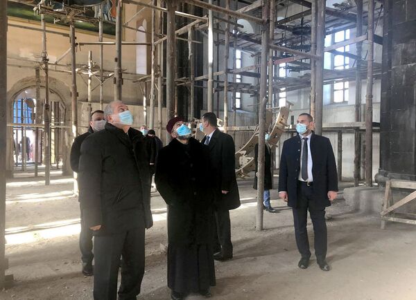 Президент Армении провел закрытую встречу с главой Ширакской епархии ААЦ в Гюмри - Sputnik Армения