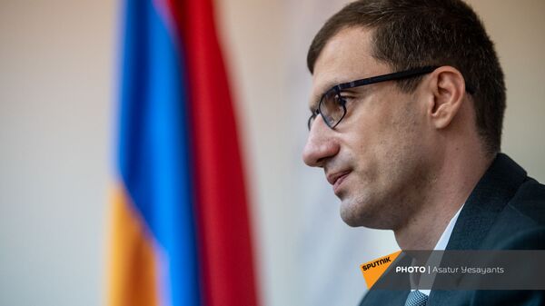 Пресс-конференция министра труда и социальных вопросов Месропа Аракеляна (25 декабря 2020). Еревaн - Sputnik Армения