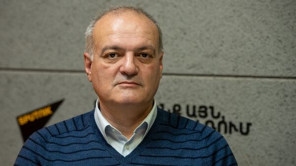 Политолог Виген Акопян в гостях радио Sputnik - Sputnik Արմենիա