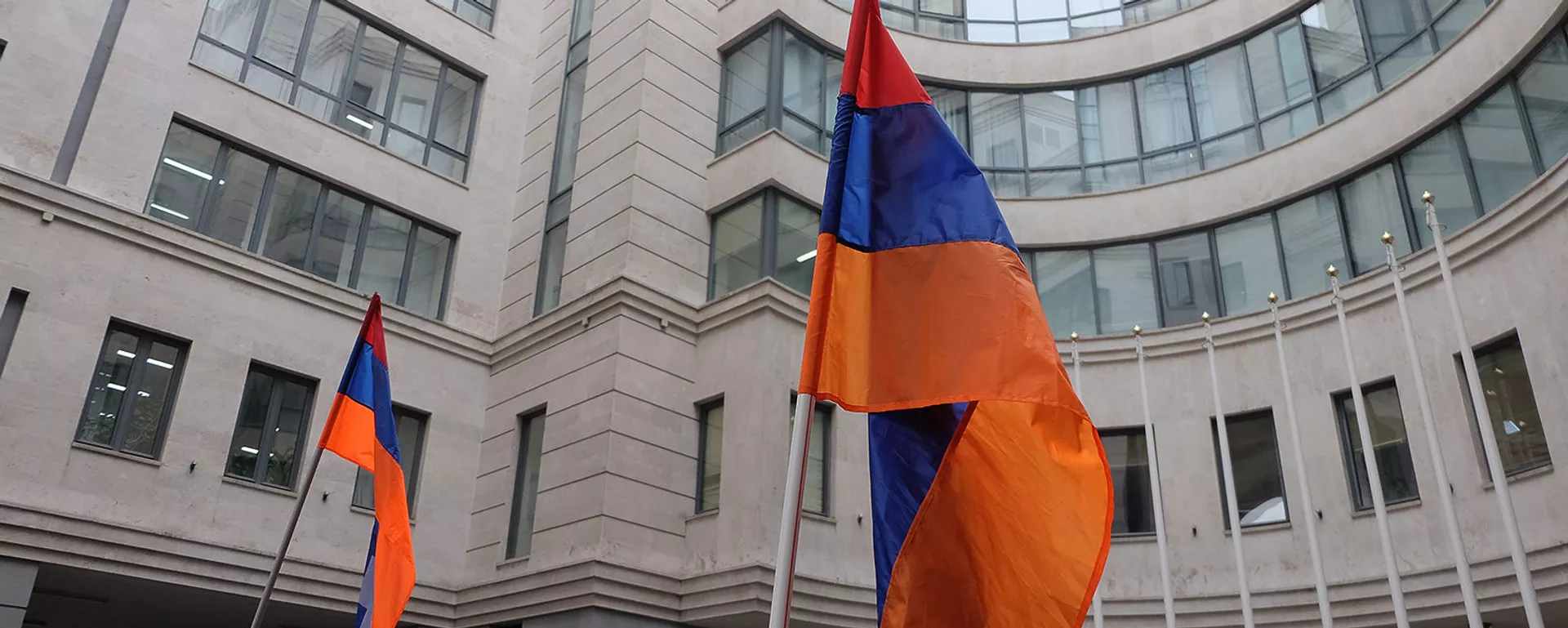 Оппозиционные активисты на территории МИД Армении (22 декабря 2020). Еревaн - Sputnik Армения, 1920, 28.03.2022