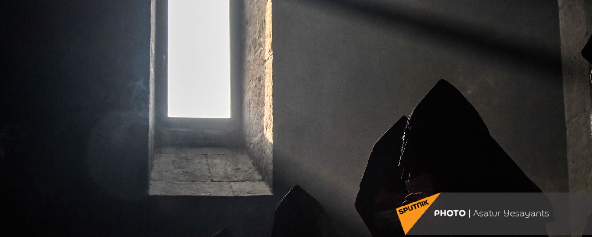 Католикос Гарегин II проводит Литургию на акции в поддержку ААЦ под девизом Решительно встанем на защиту нашей церкви (27 декабря 2020). Эчмиадзин - Sputnik Արմենիա, 1920, 14.02.2021