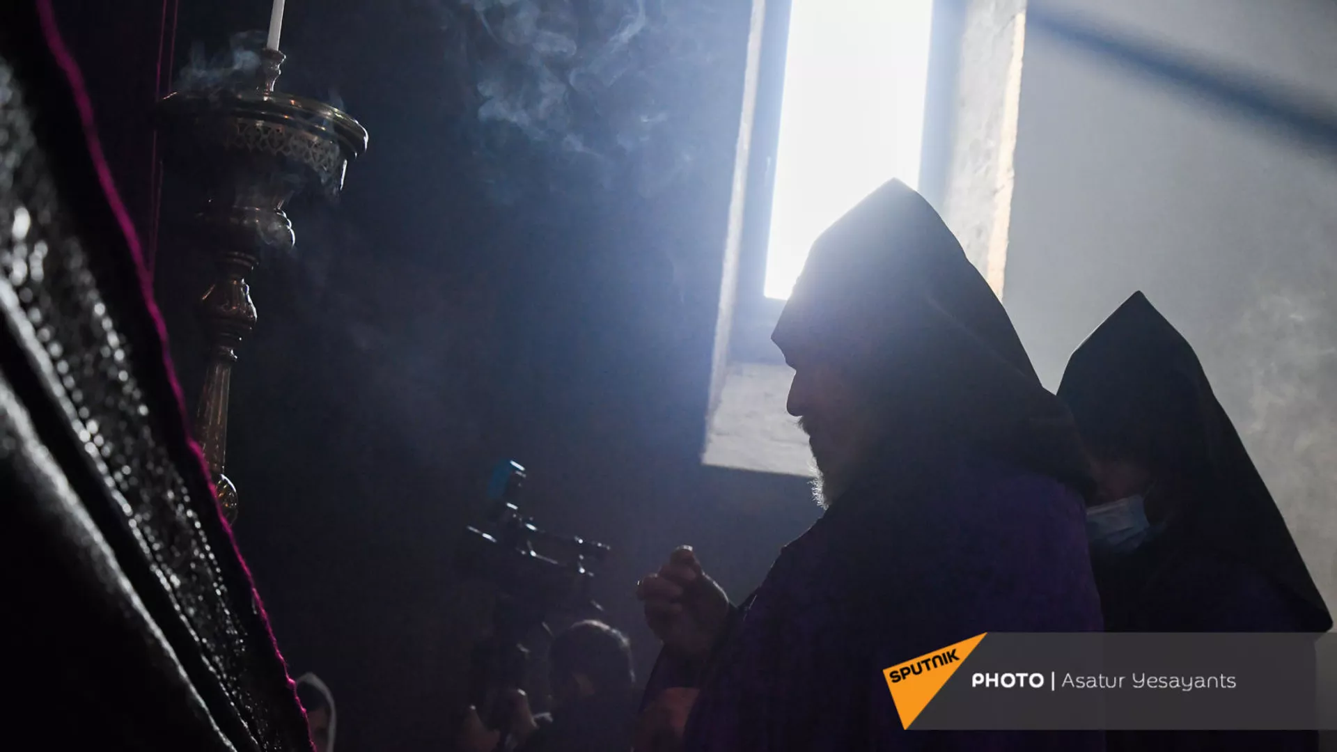 Католикос Гарегин II проводит Литургию на акции в поддержку ААЦ под девизом Решительно встанем на защиту нашей церкви (27 декабря 2020). Эчмиадзин Католикос Гарегин II проводит Литургию на акции в поддержку ААЦ под девизом Решительно встанем на защиту нашей церкви (27 декабря 2020). Эчмиадзин - Sputnik Армения, 1920, 23.04.2022