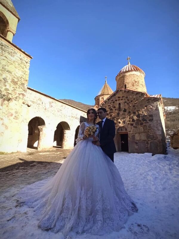 Հարսանիք Դադիվանքում` ռուս խաղաղապահների օժանդակությամբ Հարսանիք Դադիվանքում` ռուս խաղաղապահների օժանդակությամբ - Sputnik Արմենիա