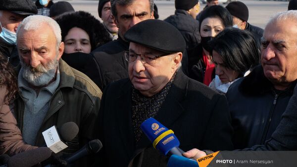 Вазген Манукян на акции протеста (28 декабря 2020). Еревaн - Sputnik Армения