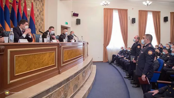 Председатель Следственного комитета Айк Григорян представил сотрудникам комитета нового заместителя (28 декабря 2020). Еревaн - Sputnik Армения