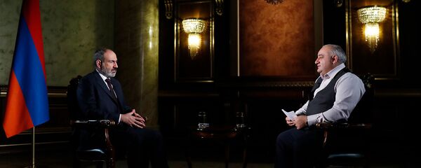 Интервью премьер-министра Никола Пашиняна в прямом эфире Петросу Казаряну (27 декабря 2020). Еревaн - Sputnik Армения