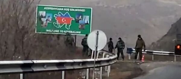 Азербайджанцы на трассе Горис-Мегри Азербайджанцы на трассе Горис-Мегри - Sputnik Արմենիա