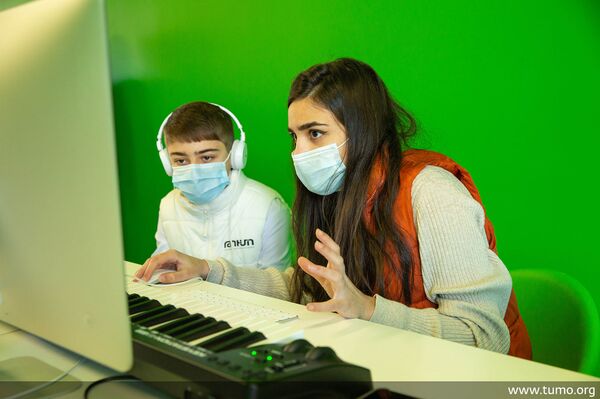 В приграничном Берде открылся уникальный центр Тумо Box  - Sputnik Армения