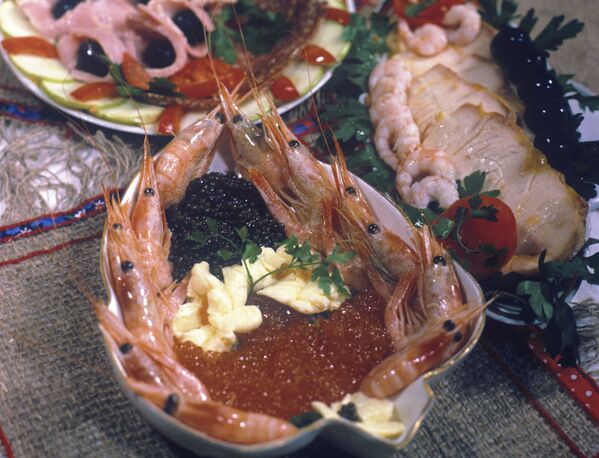 Ռուսական խնջույքի ավանդական նախուտեստներ`ծովախեցգետին, խավիար, թառափ - Sputnik Արմենիա