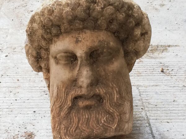 Голова греческого бога Гермеса, обнаруженная в Афинах  - Sputnik Армения