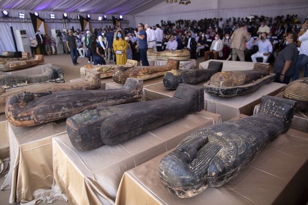 Обнаруженные 59 саркофагов с мумиями в Египте - Sputnik Армения