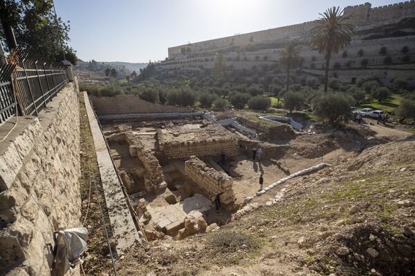 Руины ритуальной бани и церкви возрастом 2000 лет, найденные в Иерусалиме - Sputnik Армения