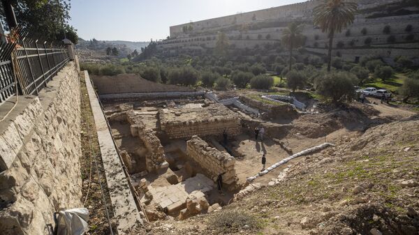 Руины ритуальной бани и церкви возрастом 2000 лет, найденные в Иерусалиме - Sputnik Армения