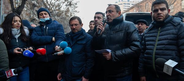 Арцвик Минасян на акции протеста оппозиции (29 декабря 2020). Еревaн - Sputnik Армения