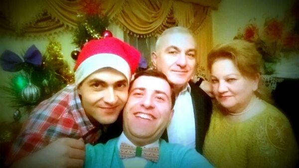 Ваге Меликсетян с семьей - Sputnik Армения