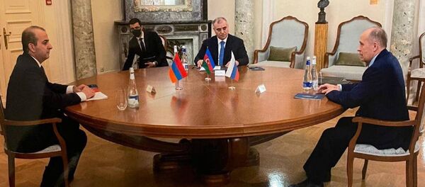 Tрехсторонняя встреча между директорами СНБ Армении, ФСБ России и ГСБ Азербайджана (28 декабря 2020). Москвa - Sputnik Արմենիա