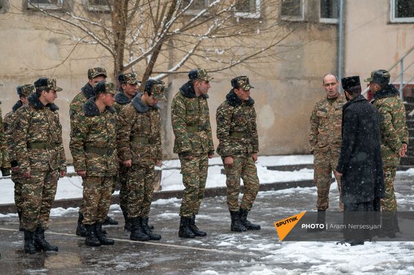 Ни один сантиметр земли в Карвачаре не был сдан боем: истории вернувшихся с войны солдат - Sputnik Армения