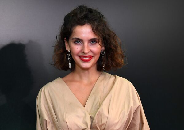 Боялась, что обвинят в его разводе: актриса Моряк об отношениях с Сариком Андреасяном Боялась, что обвинят в его разводе: актриса Моряк об отношениях с Сариком Андреасяном - Sputnik Армения