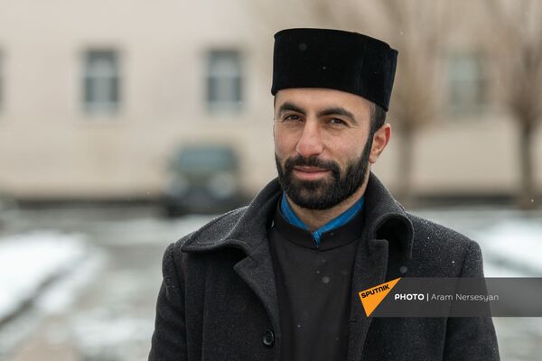 С верой в Бога и чудо: невероятные истории спасения дьяконов и солдат на войне в Карабахе - Sputnik Армения