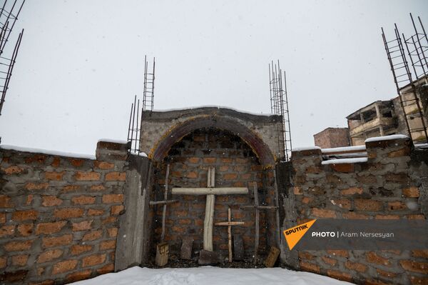С верой в Бога и чудо: невероятные истории спасения дьяконов и солдат на войне в Карабахе - Sputnik Армения