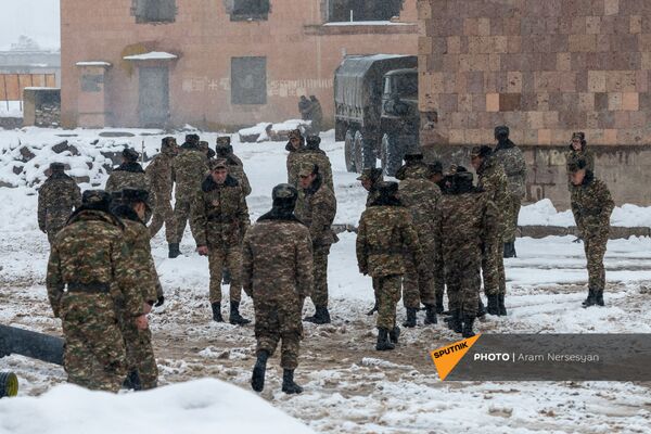Ни один сантиметр земли в Карвачаре не был сдан боем: истории вернувшихся с войны солдат - Sputnik Армения