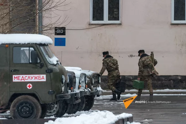 Руководящий состав полка уверен, что битва в Карвачаре была крайне важной. - Sputnik Армения