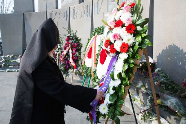 Ամենայն Հայոց Կաթողիկոսն այցելել է Եռաբլուր - Sputnik Արմենիա