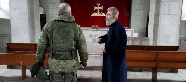 Предводитель Арцахской епархии ААЦ Паргев Мартиросян в сопровождении российских миротворцев посетил монастырь Амараса (4 января 2020). Мартуни Предводитель Арцахской епархии ААЦ Паргев Мартиросян в сопровождении российских миротворцев посетил монастырь Амараса (4 января 2020). Мартуни - Sputnik Արմենիա