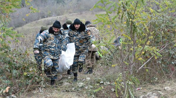 Спасательные отряды госслужбы по ЧС НКР продолжают поисково-спасательные работы на подконтрольных противнику территориях (5 января 2021). Карабах - Sputnik Армения