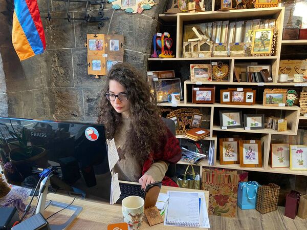 «Արի պոնչո էնեմ». «Գյումրիկը» ժպիտներ է պարգևում «Արի պոնչո էնեմ». «Գյումրիկը» ժպիտներ է պարգևում - Sputnik Արմենիա