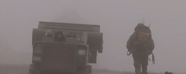 Российские миротворцы продолжают разминирование Степанакерта - Sputnik Армения