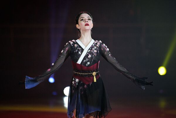 Это уже легенда - как и Женя: шедевральный костюм гейши для Медведевой произвел фурор Это уже легенда - как и Женя: шедевральный костюм гейши для Медведевой произвел фурор - Sputnik Армения