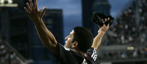 Нападающий Вашингтон Юнайтед Алеко Эскандарян празднует свой гол в первом тайме против мадридского Реала в товарищеском футбольном матче (9 августа 2006). Сиэтл - Sputnik Արմենիա