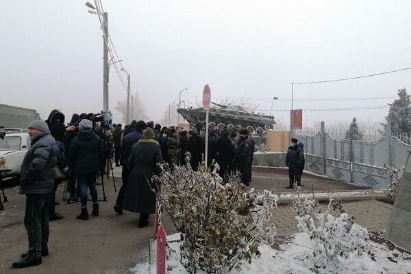 Никто не дает никаких гарантий: родители служащих в Карабахе срочников проводят акцию - Sputnik Армения