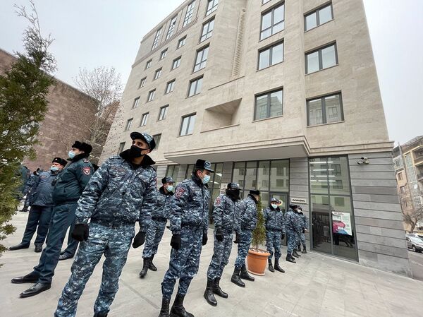 Верить Пашиняну оснований нет: юристы требуют объяснений от Минюста по тайному документу - Sputnik Армения