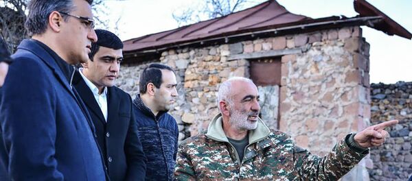 Омбудсмен Арман Татоян во время рабочего визита в Сюникскую область (8 января 2021). Сюник Омбудсмен Арман Татоян во время рабочего визита в Сюникскую область (8 января 2021). Сюник - Sputnik Армения