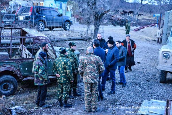 Անհեթեթ վիճակ. շուռնուխցու գոմի կեսը մնացել է հայկական, մյուս կեսը` ադրբեջանական տարածքում Անհեթեթ վիճակ. շուռնուխցու գոմի կեսը մնացել է հայկական, մյուս կեսը` ադրբեջանական տարածքում - Sputnik Արմենիա