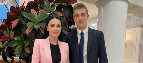 Журналистка Наиля Аскер-заде с Николаем Лукашенко во Дворце Независимости в Минске - Sputnik Армения