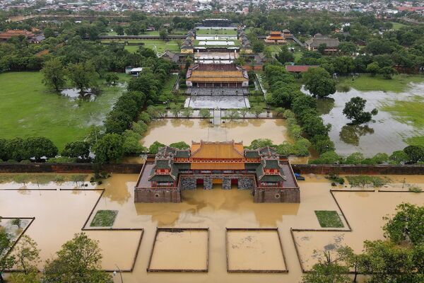 Императорский город Хюэ, затопленный паводками, вызванными сильными ливнями в центральном Вьетнаме - Sputnik Армения