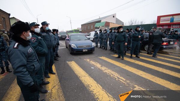 Оппозиция перекрыла дорогу в аэропорт (11 января 2021). Еревaн - Sputnik Армения