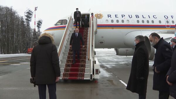 Пашинян уже в Москве – видео прибытия  - Sputnik Армения