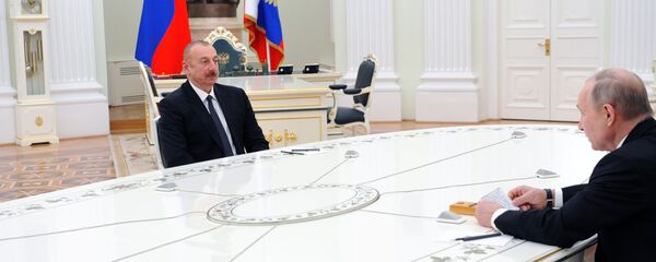 Президенты РФ и Азербайджана Владимир Путин и Ильхам Алиев (слева) перед началом трёхсторонних переговоров по поводу ситуации в Нагорном Карабахе (11 января 2021). Москва Президенты РФ и Азербайджана Владимир Путин и Ильхам Алиев (слева) перед началом трёхсторонних переговоров по поводу ситуации в Нагорном Карабахе (11 января 2021). Москва - Sputnik Армения